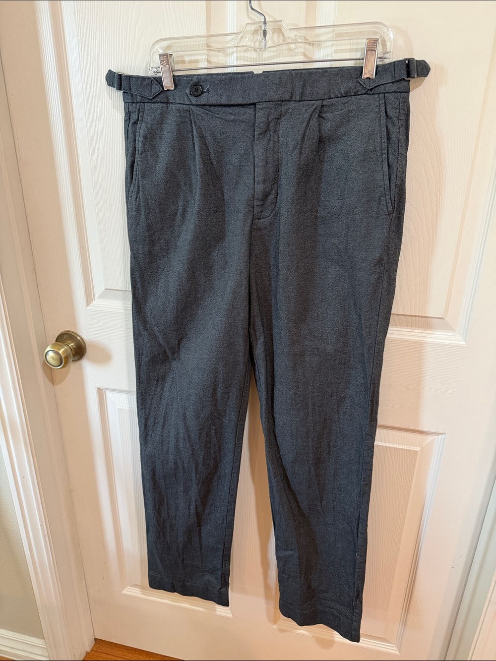 Todd Snyder Charcoal Pleated Dress Pants Sz 33/32. Box46